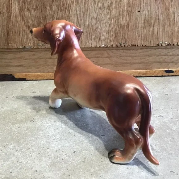 Adorable Dachshund Porcelain Dog Figurine. Made in Japan - Picture 2 of 9